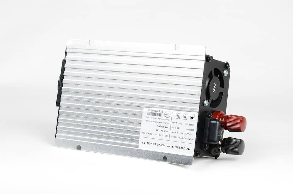 Měnič napětí Skyled 12V/230V, 1000W (500W trvalý), modifikovaný Sinus