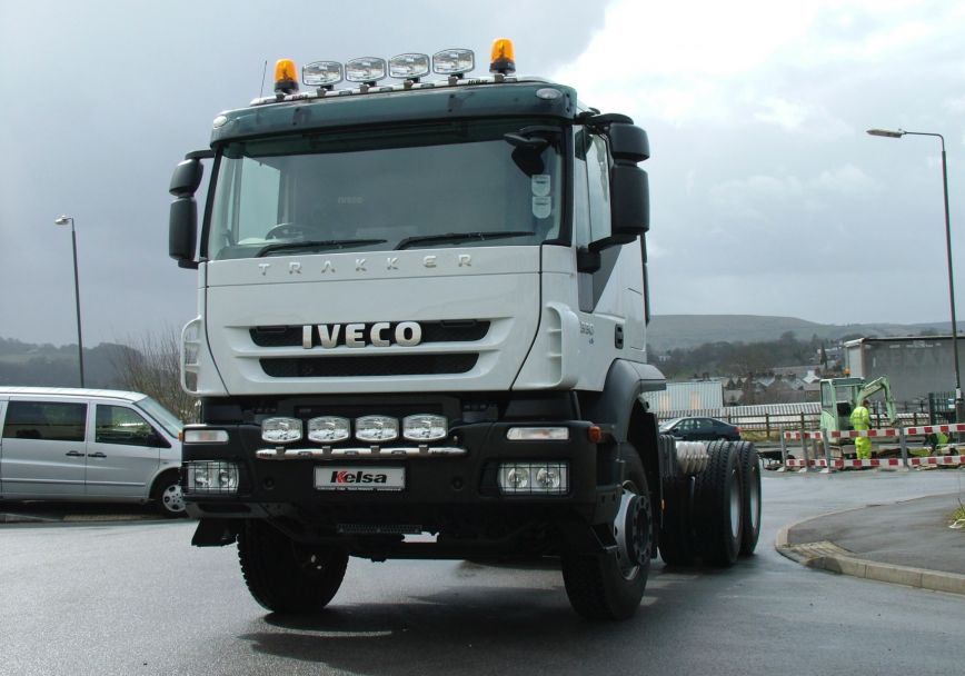 Střešní nerezový rám Kelsa HiBar pro Iveco Trakker