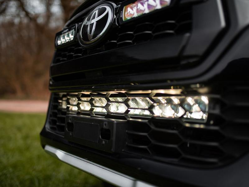 Sada světla do nárazníku Lazer pro Toyota Hilux (2017-2020) Triple-R 16 Elite