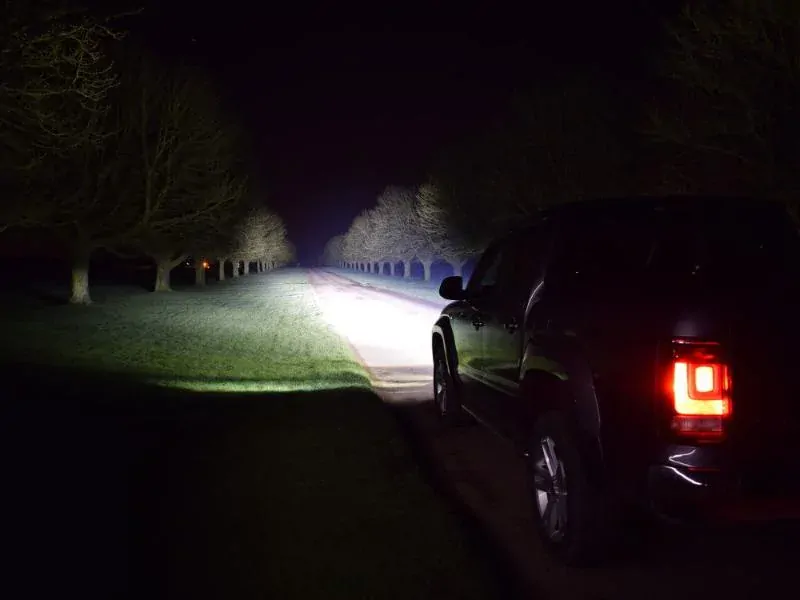Sada světel do masky Lazer pro Volkswagen Amarok V6 (2016-2022), Triple-R 750