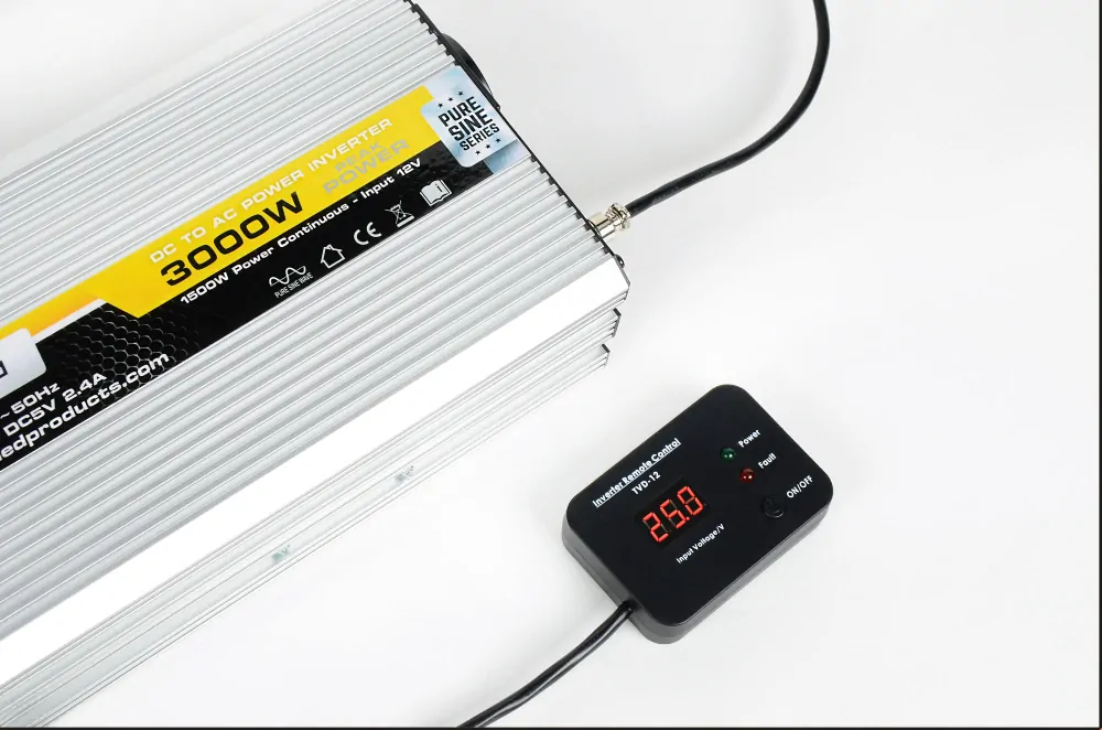 Měnič SKYLED 3000W (1500W trvalý) s USB, plný sinus, DC12V, AC220V-240V s externím panelem