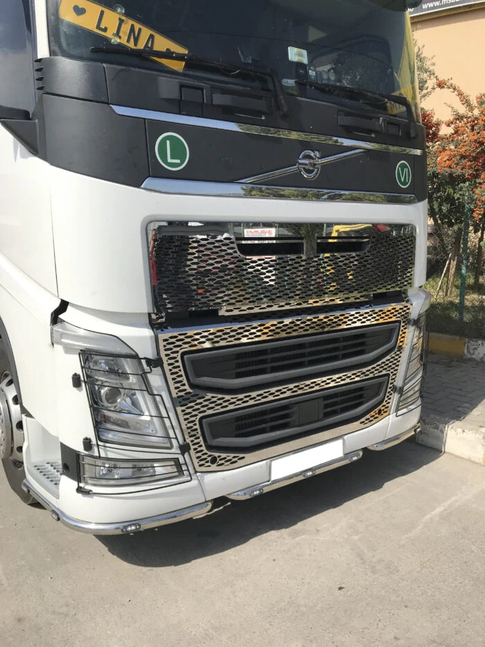 Nerezová lišta do masky pro VOLVO FH4/FH5
