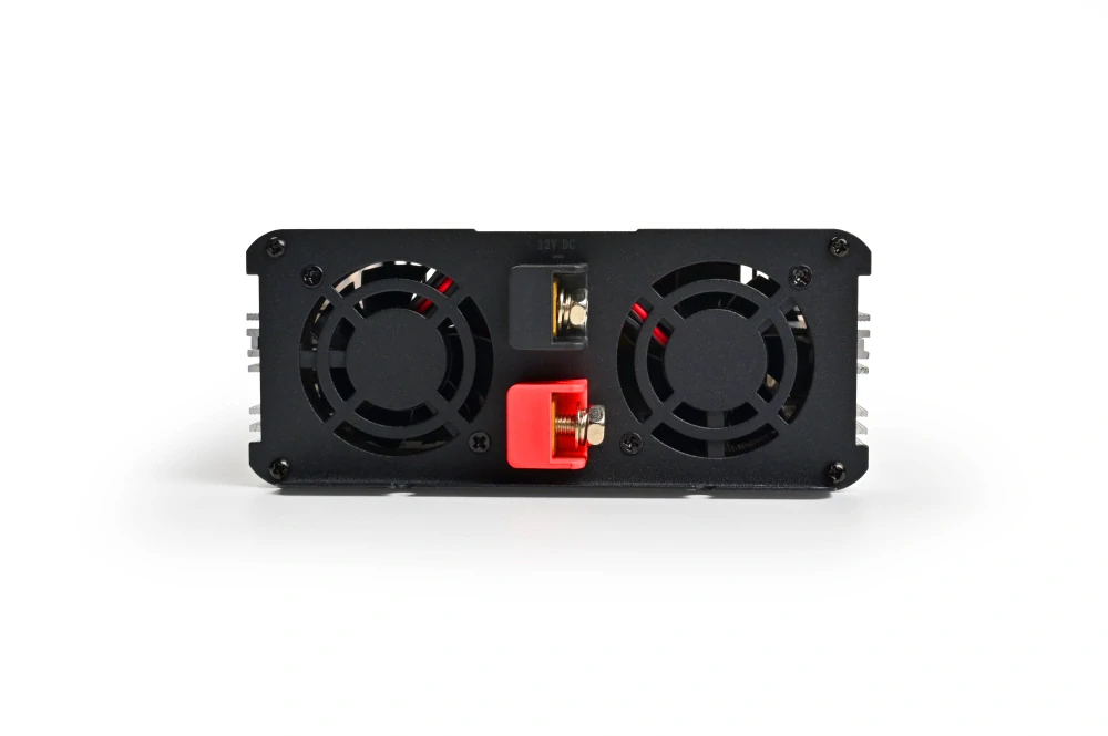 Měnič napětí Skyled 12V/230V, 2000W (1000W trvalý), modifikovaný Sinus