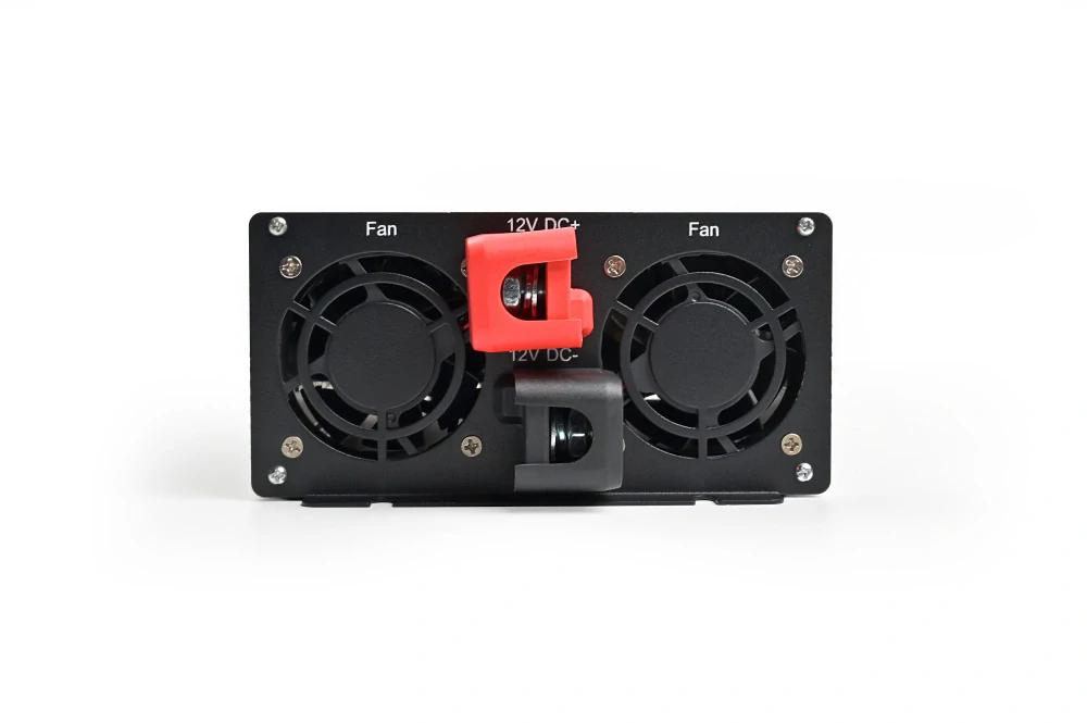 Měnič napětí Skyled 12V/230V, 4000W (2000W trvalý), čistý Sinus