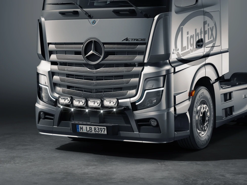 Přední ochranný rám Lightfix 4-LIGHT "MINI" lakovaný – MERCEDES - ACTROS (L-CAB)