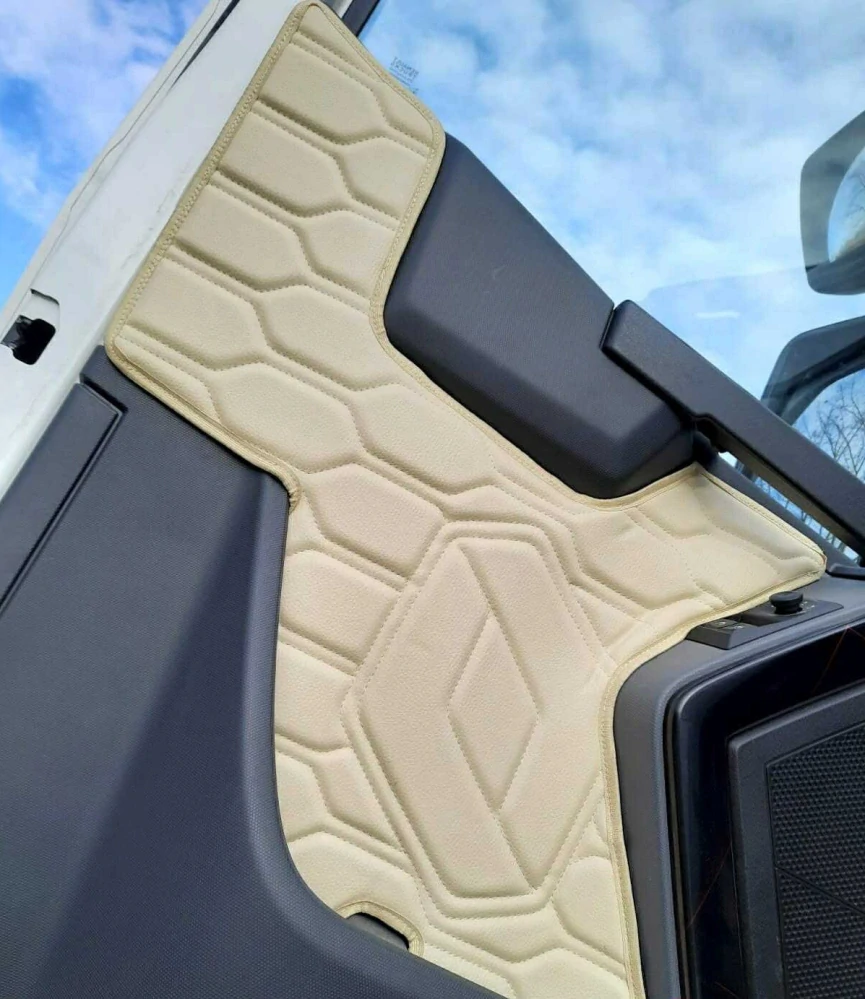 Dveřní panely Renault T - hnědé