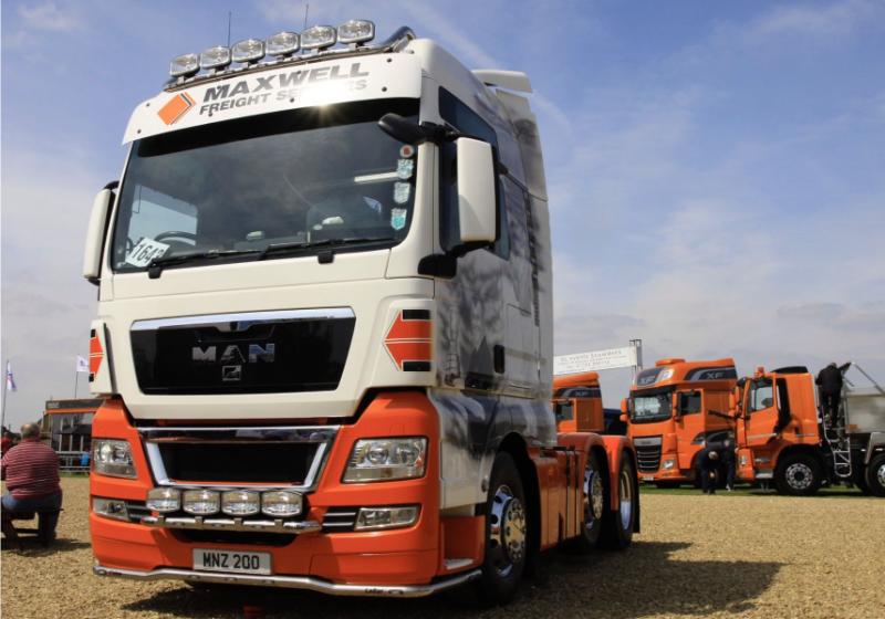 Přední nerezový rám Kelsa MiniBar pro Man TGX XXL | XLX | XL