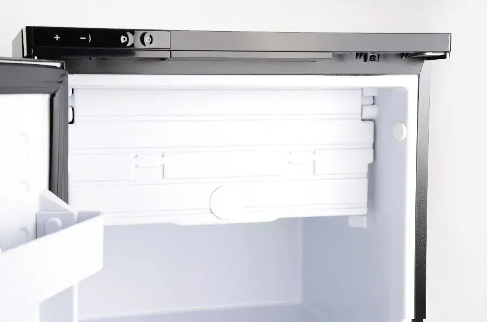 Kompresorová lednice s mrazákem do karavanu Vigo Cool 65 l 12/24V