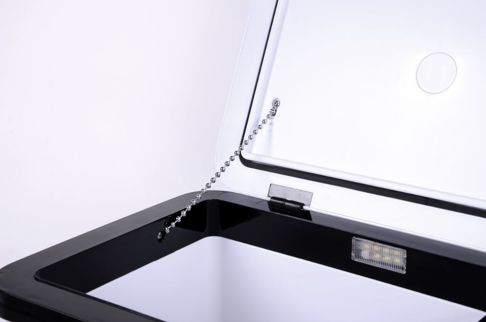 Přenosná kompresorová autochladnička Vigo Cool V25, 25 l, 12/24/230V