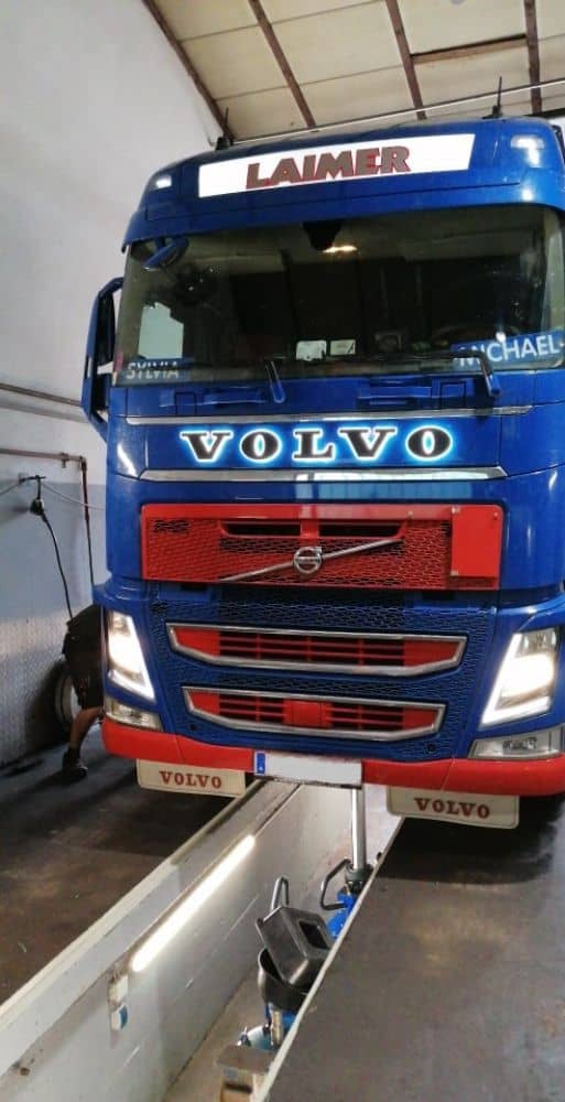 LED podsvícený nápis VOLVO- Nerez