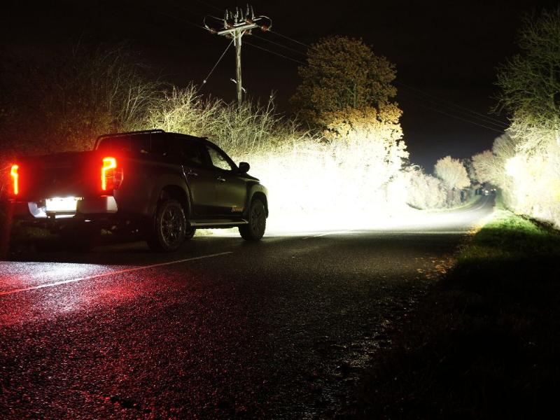 Sada světla pod spz Lazer pro Mitsubishi L200 (2016-2023)