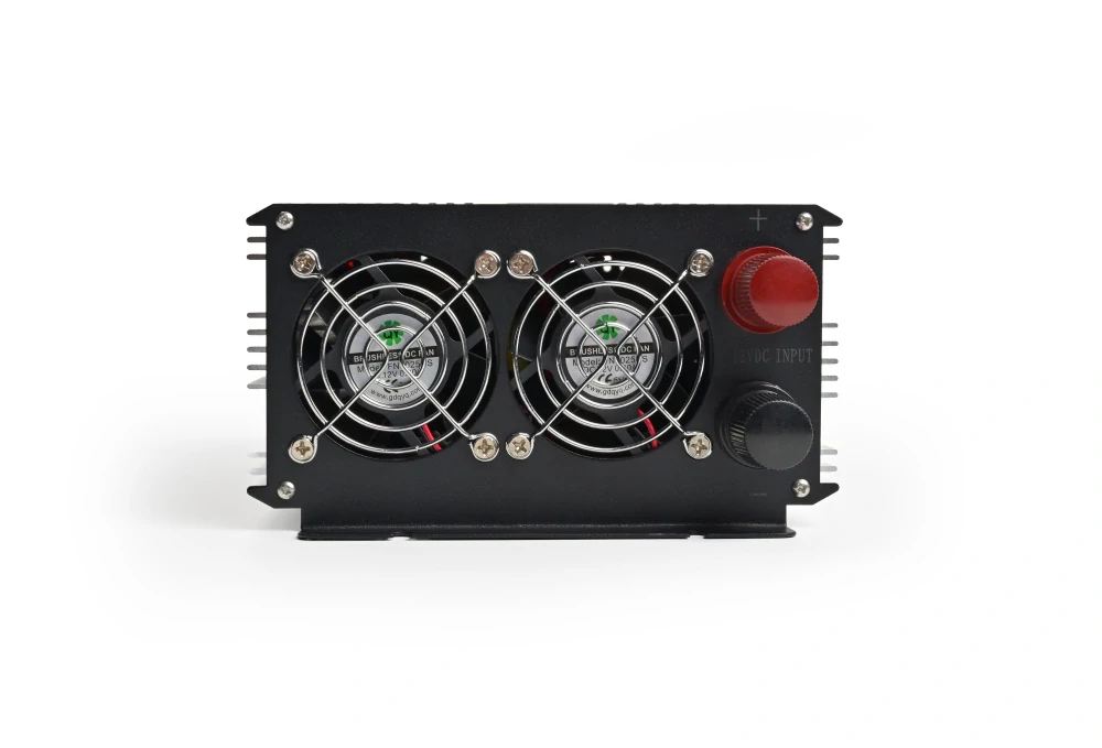 Měnič napětí Skyled 12V/230V, 4000W (2000W trvalý), modifikovaný Sinus