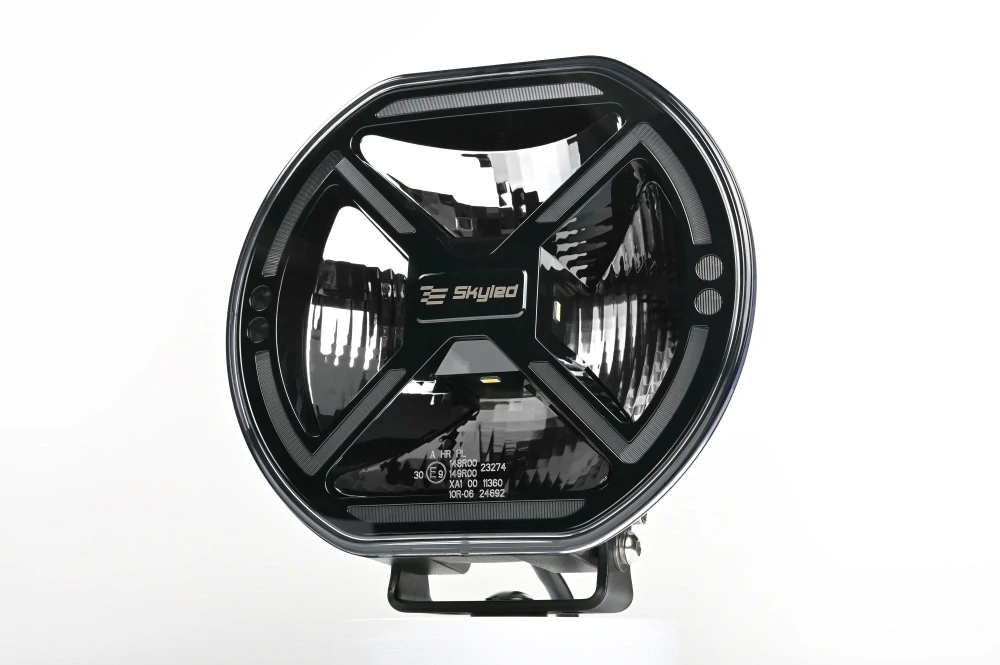 LED Přídavný reflektor Skyled Via Flash 9x - 9" s pozičním světlem a stroboskopem, 9-36V, 11000lm, ECE R10, R65, R148, R149