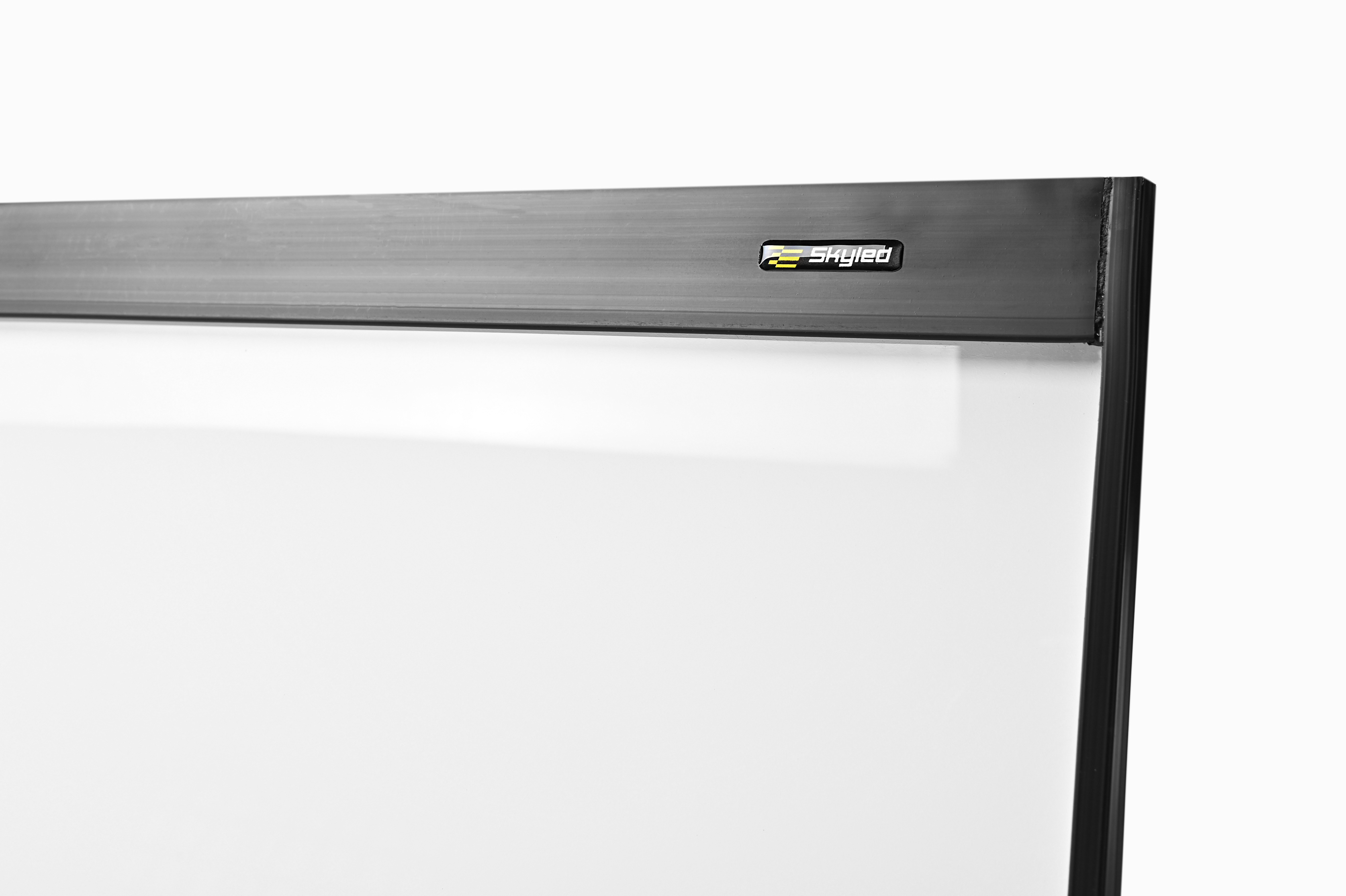 Neon Skyled PRO DAF XF SuperSpace, 28,5x146cm