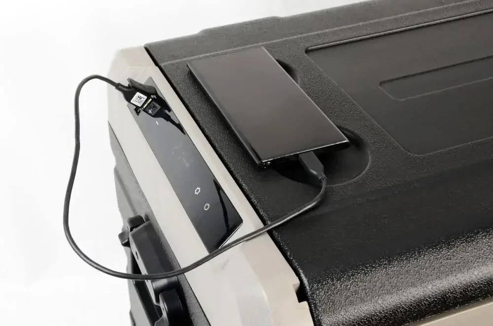 Přenosná kompresorová autochladnička Vigo Cool V40R, 40 l, 12/24/230V