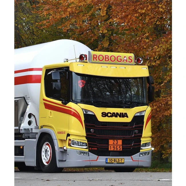 Sluneční clona Scania NTG, Fox Parts 35 cm, zaoblená, hliník