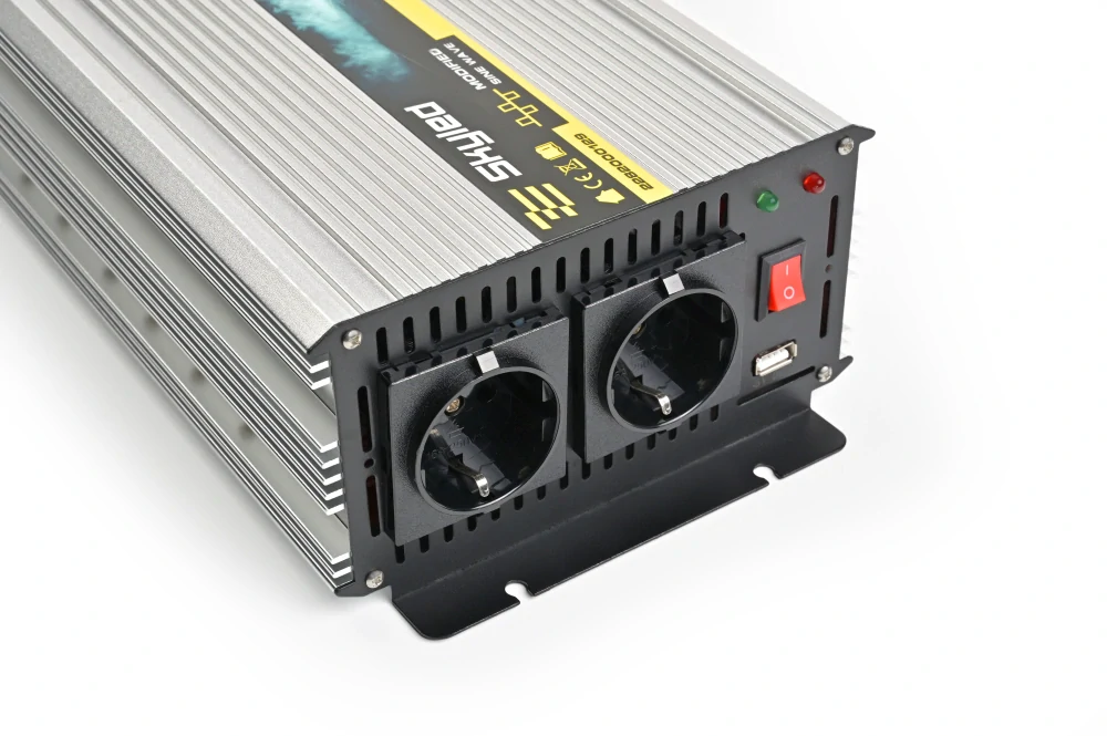 Měnič napětí Skyled 12V/230V, 4000W (2000W trvalý), modifikovaný Sinus