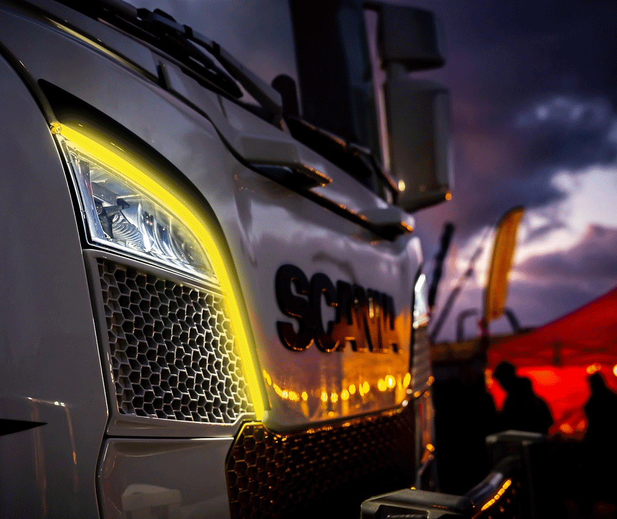 LED pásky 60 cm, bílý + oranžový, s funkcí blinkru 24 V- Scania NTG