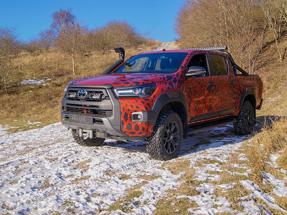 Sada světel do masky Lazer pro Toyota Invictible (2021+) 2x Triple-R 750