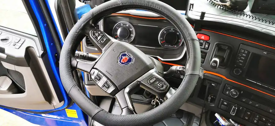 Potah na volant Scania